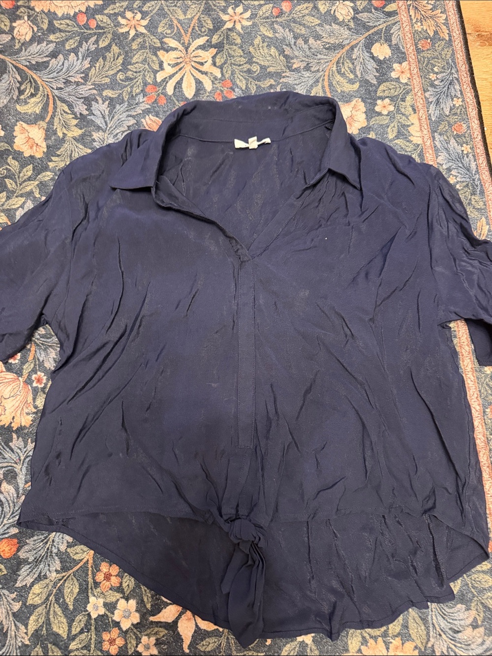 Pleione Navy Button-Front Knot-Hem Collared Blouse